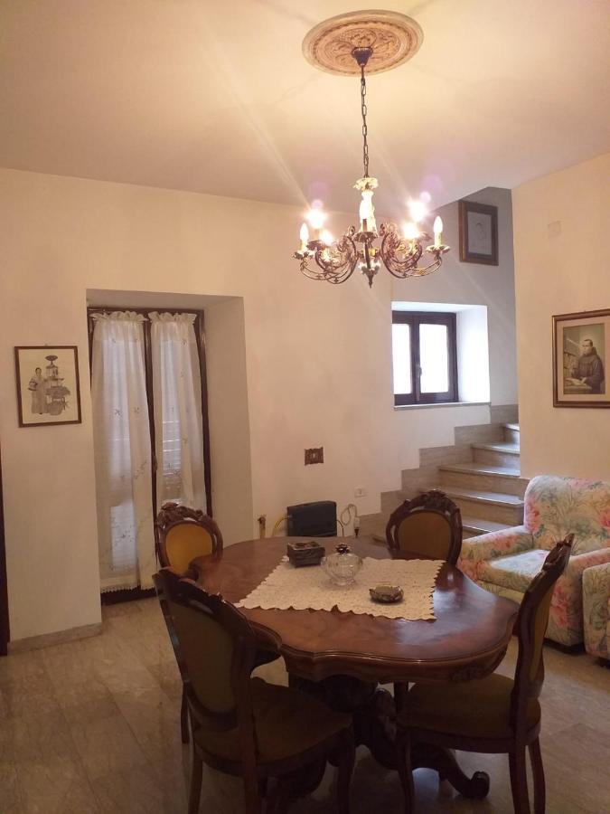 Ferienwohnung La Casa Di Lina Sezze Exterior foto